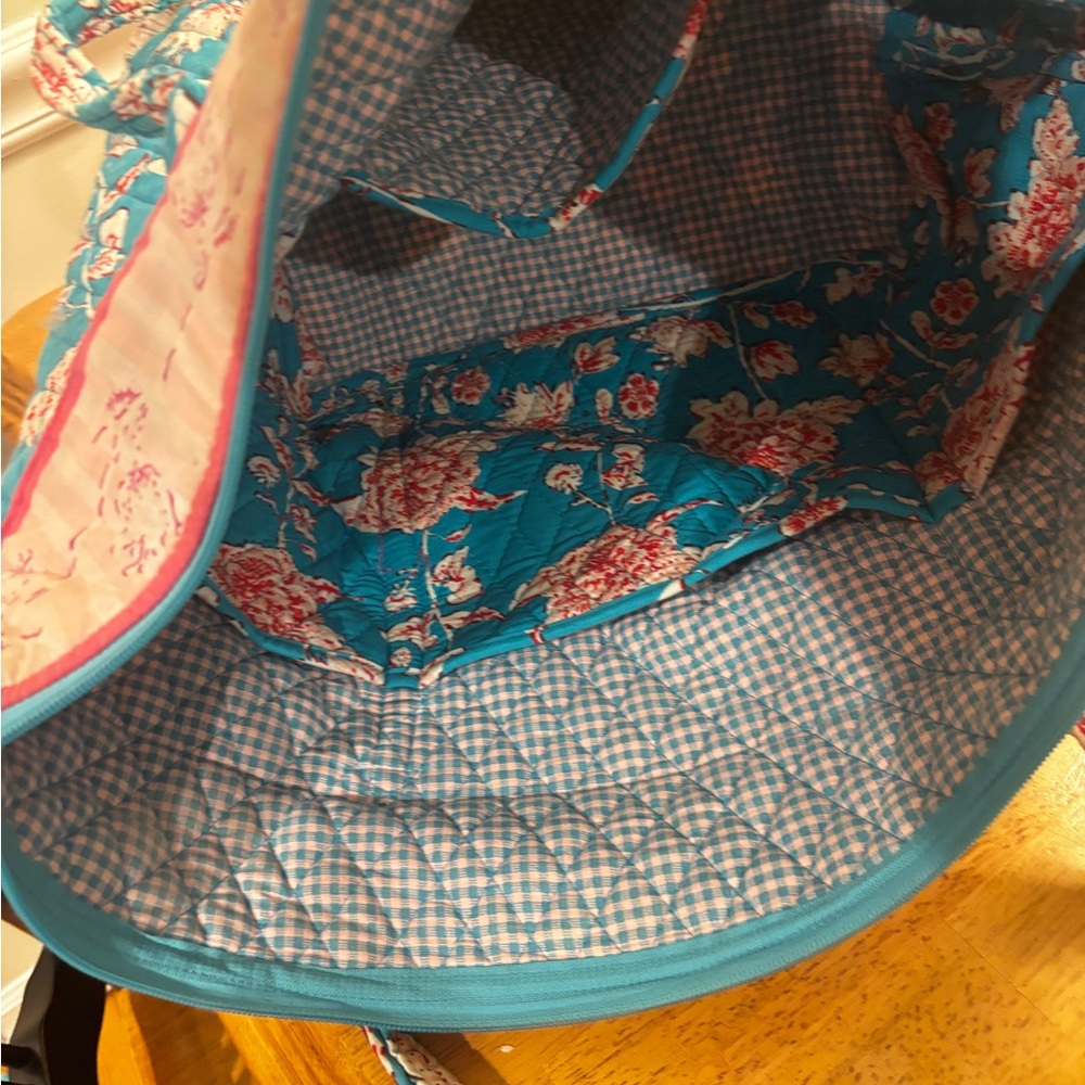 Floral Quilted Tote Bag - Blue and Pink - Picture 6 of 8